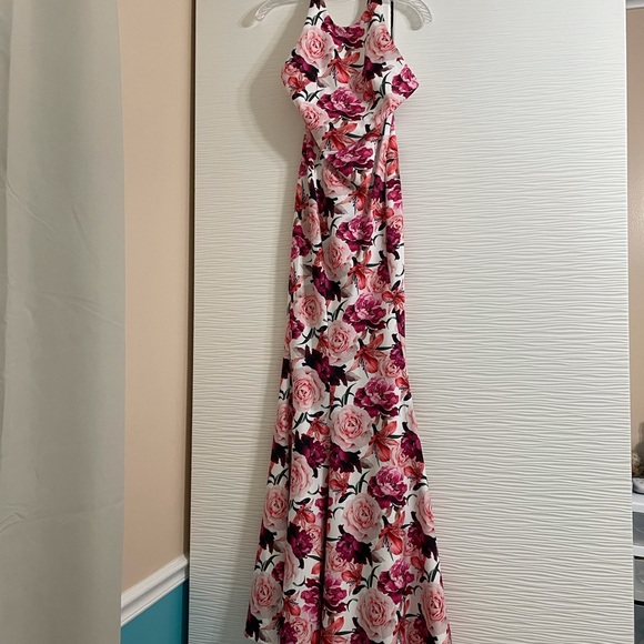 L’ATISTE Floral Halter Gown - Picture 3 of 5
